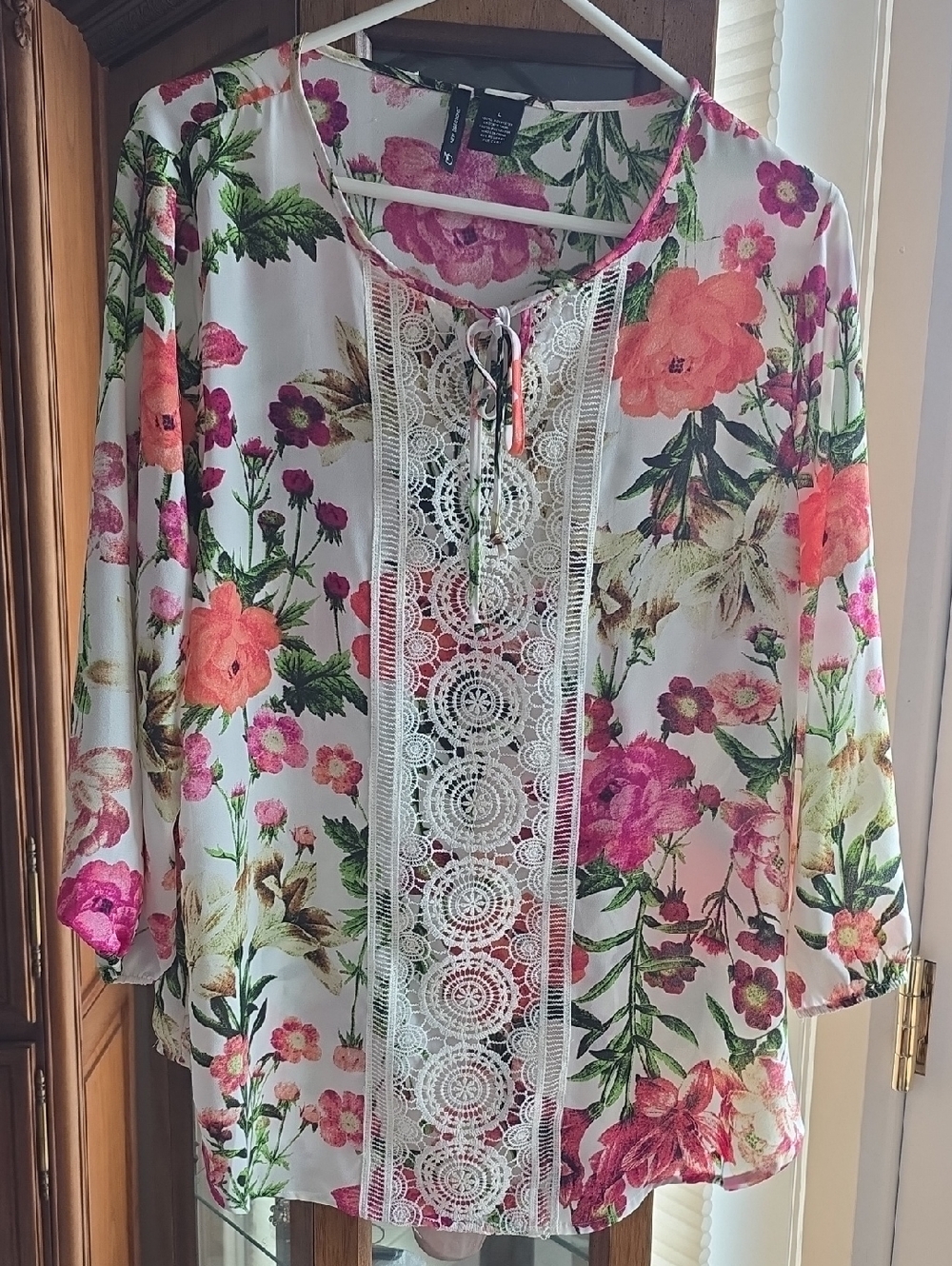 new directions White Floral Lace-Front Blouse with Pink & Coral Blossoms